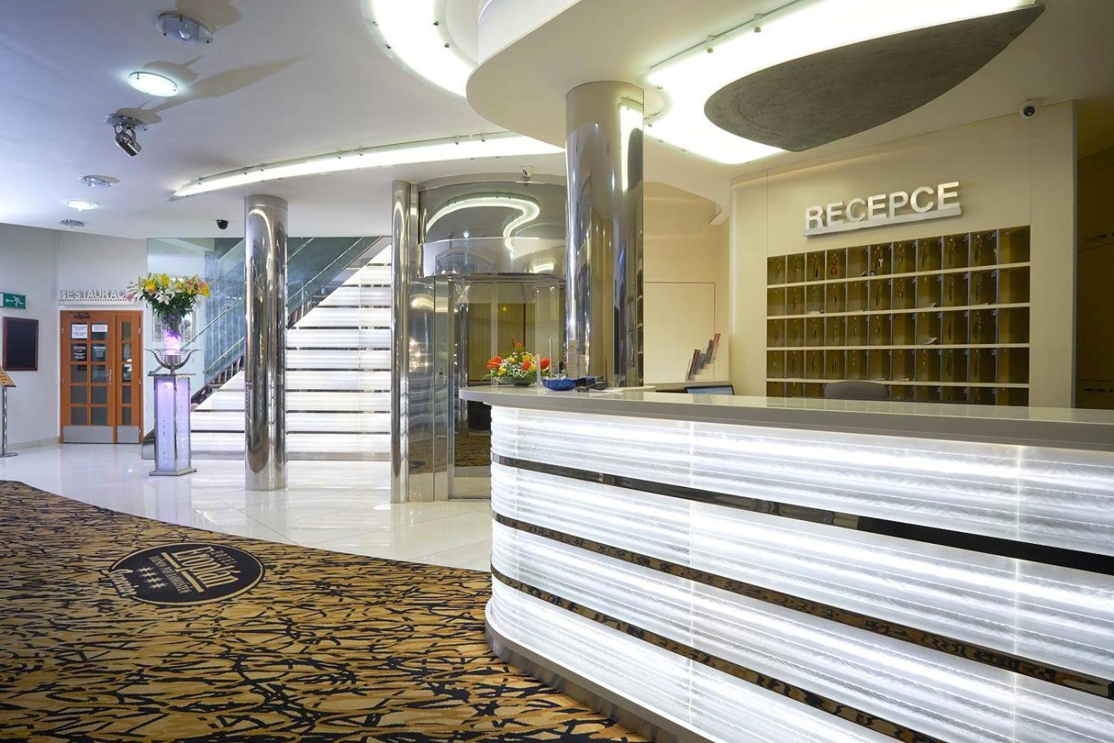 Rožnov pod Radhoštěm Hotel Eroplan מראה חיצוני תמונה
