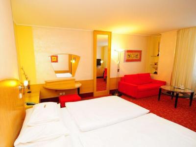 Rožnov pod Radhoštěm Hotel Eroplan מראה חיצוני תמונה